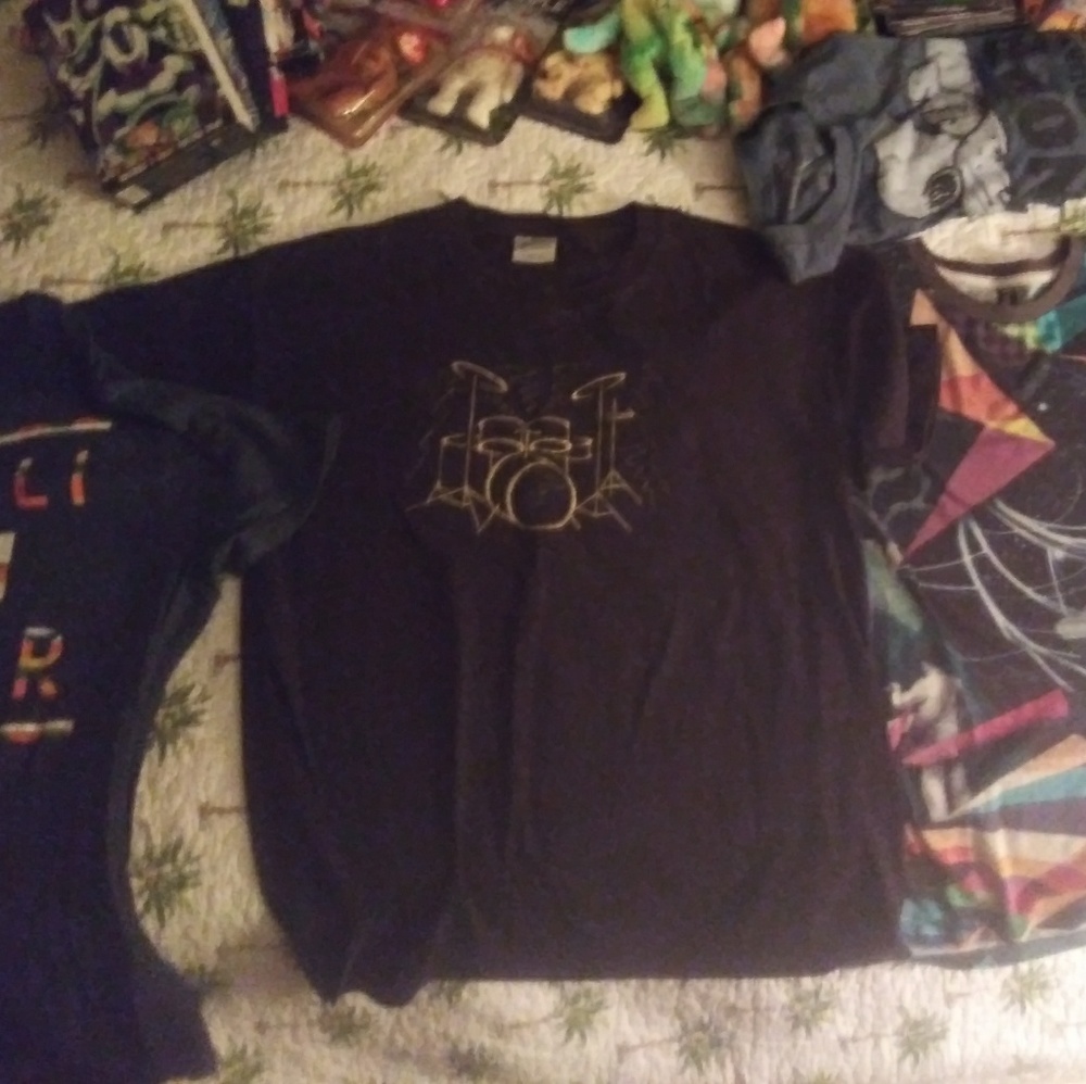 4 cool tshirts with one bonus shirt when you buy